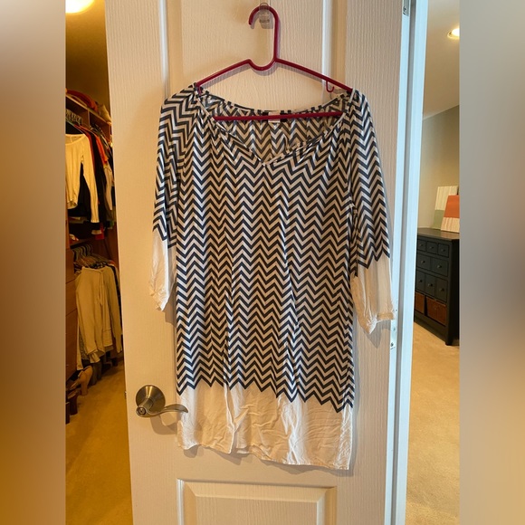 Dress - Picture 2 of 3